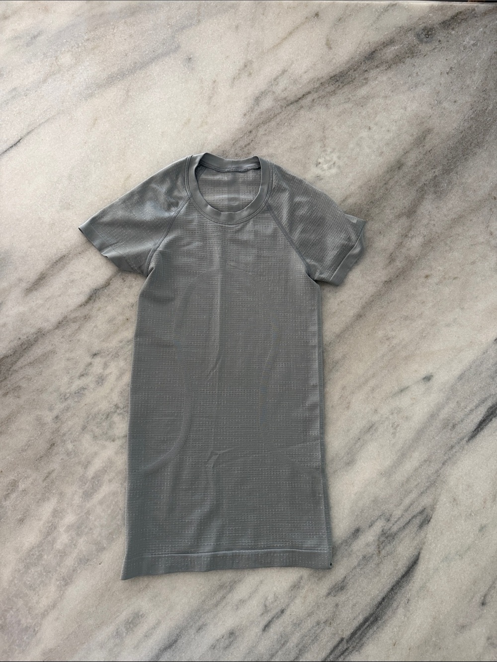 Lululemon Swiftly Tech Short Sleeve, Size 0 - Picture 5 of 5